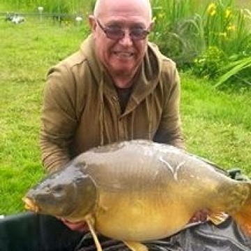 Carp (39lbs 8oz ) caught by Eddie Lloyd at  France.