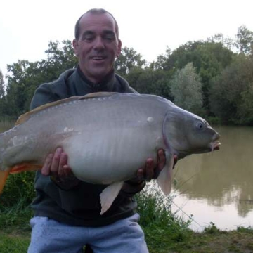 Carp (30lbs 0oz ) caught by Gary Hewes at  France.