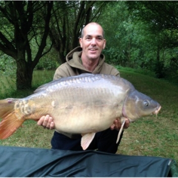 Carp (39lbs 2oz ) caught by Gary Hewes at  France.