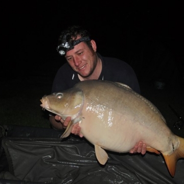 Carp (32lbs 0oz ) caught by Gary Seymour at  France.