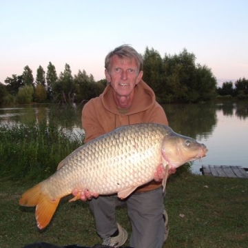 Carp (23lbs 13oz ) caught by Howard Griffiths at  France.