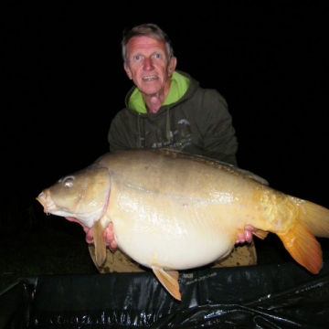 Carp (40lbs 9oz ) caught by Howard Griffiths at  France.