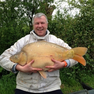 Carp (34lbs 2oz ) caught by Ian Butler (PB) at  France.