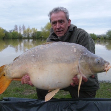 Carp (35lbs 2oz ) caught by Paul Jeive at  France.