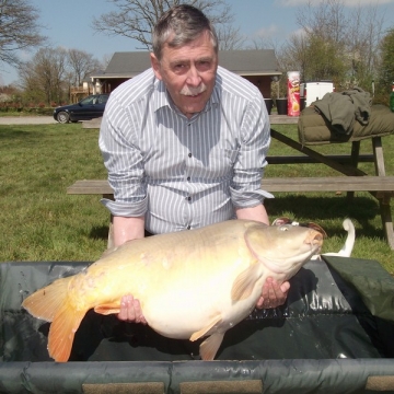 Carp (41lbs 13oz ) caught by Ian Jeive at  France.