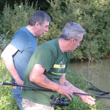 Carp (0lbs 0oz ) caught by Paul Jeive at  France.