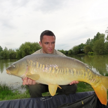 Carp (19lbs 0oz ) caught by James Anderson at  France.