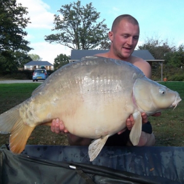 Carp (37lbs 0oz ) caught by Jamie Stitt at  France.