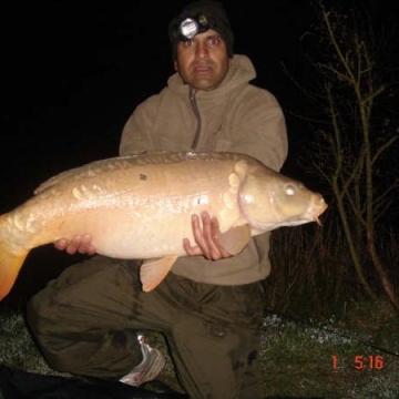 Carp (27lbs 0oz ) caught by Jeet Hunjan at  France.