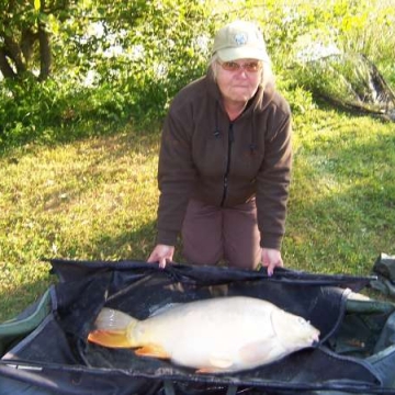 Carp (25lbs 4oz ) caught by Jenny Meider at  France.