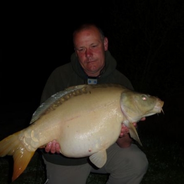 Carp (25lbs 11oz ) caught by Jezz Bailey at  France.