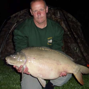 Carp (31lbs 14oz ) caught by Jezz Bailey at  France.