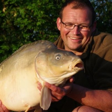 Carp (27lbs 12oz ) caught by Joe Nemeth at  France.