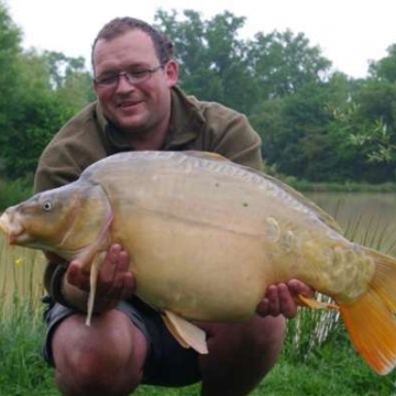 Carp (28lbs 2oz ) caught by Joe Nemeth at  France.