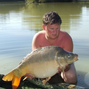 Carp (31lbs 0oz ) caught by Jon Hadfield at  France.