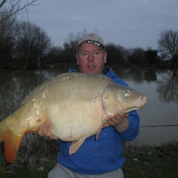 Carp (28lbs 8oz ) caught by Keith Platt at  France.