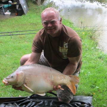 Carp (30lbs 8oz ) caught by Kevin Meyrick at  France.