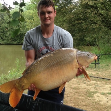 Carp (30lbs 2oz ) caught by Luke Faith at  France.