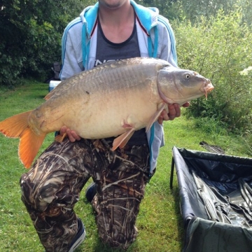 Carp (32lbs 0oz ) caught by Luke Faith at  France.