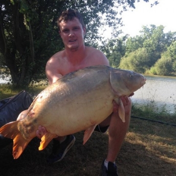 Carp (34lbs 0oz ) caught by Luke Faith at  France.