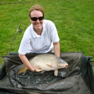 Carp (22lbs 0oz ) caught by Lynda Clarke at  France.