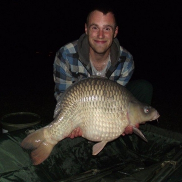 Carp (33lbs 0oz ) caught by Mullet Devlin at  France.