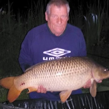 Carp (33lbs 0oz ) caught by Martin Hazell (PB) at  France.