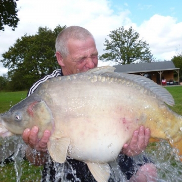 Carp (29lbs 2oz ) caught by Martin Hazell at  France.