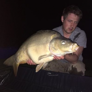 Carp (34lbs 0oz ) caught by Matt Carr at  France.