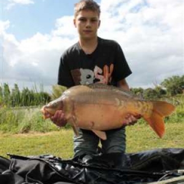 Carp (22lbs 11oz ) caught by Mikkel Madsen at  France.