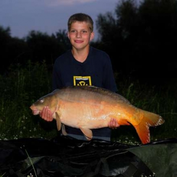 Carp (26lbs 7oz ) caught by Mikkel Maden at  France.