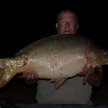 Carp (32lbs 12oz ) caught by Minne de Swart at  France.