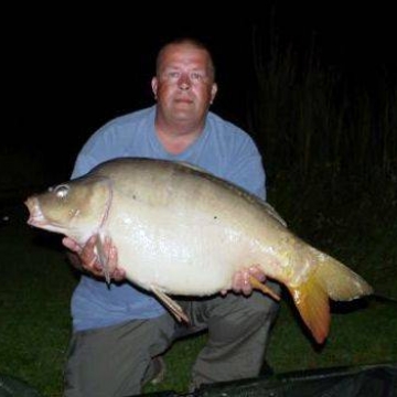 Carp (32lbs 8oz ) caught by Minne de Swart at  France.