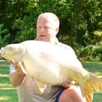 Carp (36lbs 0oz ) caught by Minne de Swart at  France.