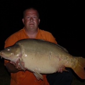 Carp (37lbs 4oz ) caught by Minne de Swart at  France.