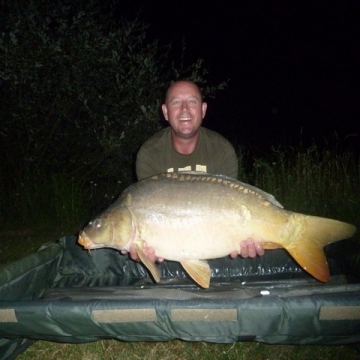 Carp (30lbs 7oz ) caught by Neil Calstrom at  France.