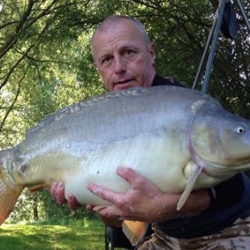 Carp (36lbs 2oz ) caught by Neil Middleditch at  France.