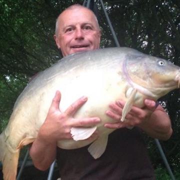 Carp (42lbs 0oz ) caught by Neil Middleditch at  France.