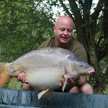 Carp (36lbs 0oz ) caught by Nick Robinson at  France.