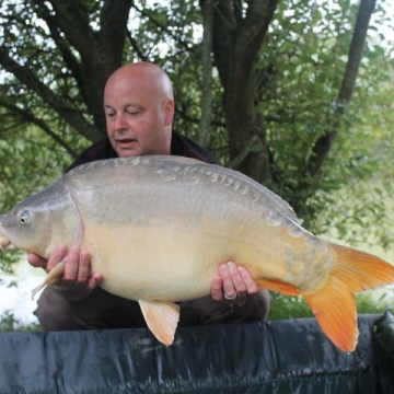 Carp (39lbs 0oz ) caught by Nick Robinson at  France.