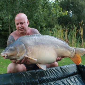 Carp (41lbs 0oz ) caught by Nick Robinson at  France.