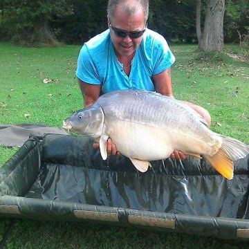 Carp (37lbs 0oz ) caught by Paul Blissett at  France.