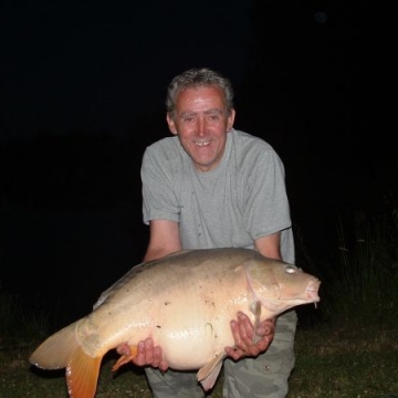 Carp (28lbs 13oz ) caught by Paul Jeive at  France.