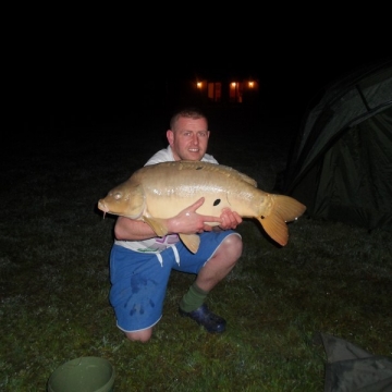 Carp (32lbs 0oz ) caught by Paul Matthews (PB) at  France.