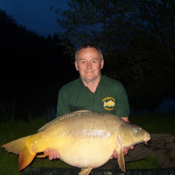 Carp (37lbs 4oz ) caught by Pete Wright at  France.