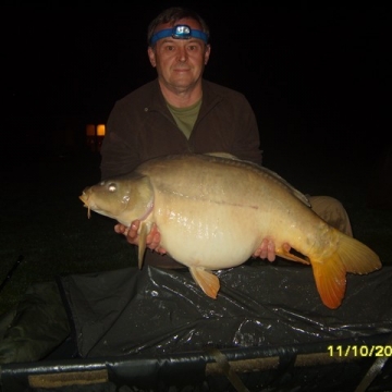 Carp (37lbs 4oz ) caught by Pete Wright at  France.