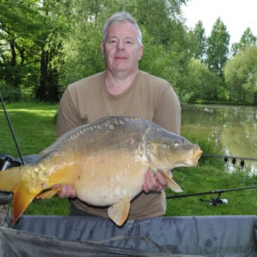 Carp (35lbs 10oz ) caught by Phil Calladine at  France.