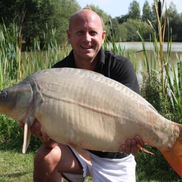 Carp (32lbs 12oz ) caught by Phil Spenceley at  France.