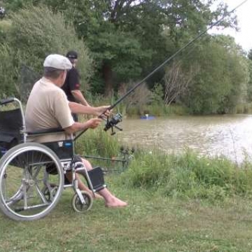 Carp (0lbs 0oz ) caught by Ray Barnes at  France.