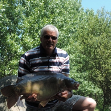 Carp (28lbs 8oz ) caught by Ray Green at  France.